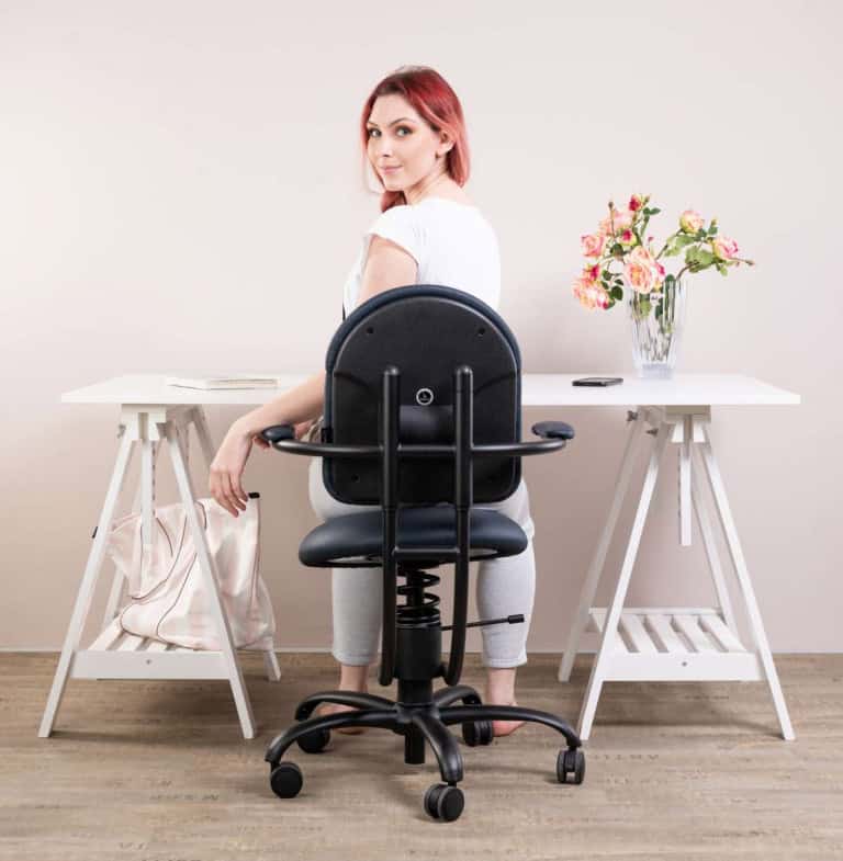 Bürostuhl von hinten fotografiert